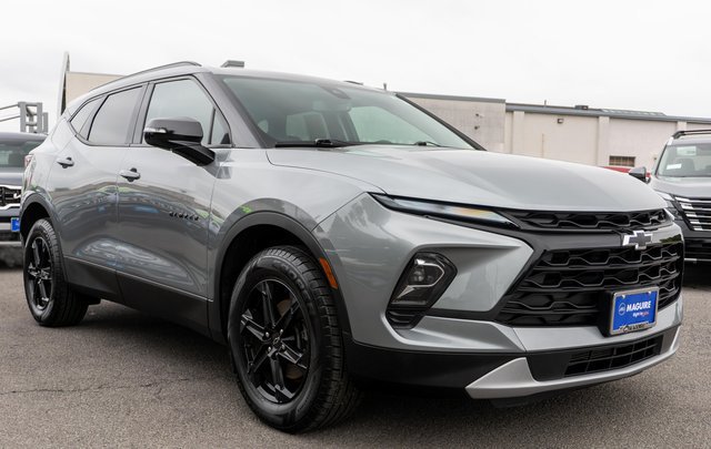 Used 2024 Chevrolet Blazer LT w/ Midnight/Sport Edition AWD/4WD image 4