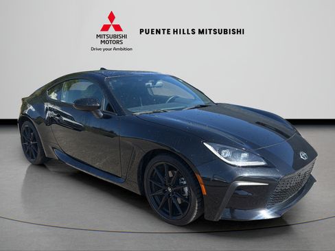 Used 2024 Toyota GR86 Premium RWD image 3
