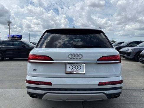 Used 2025 Audi Q7 2.0T Premium w/ Convenience Package AWD/4WD image 4