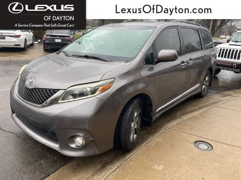 Used 2016 Toyota Sienna L image 8