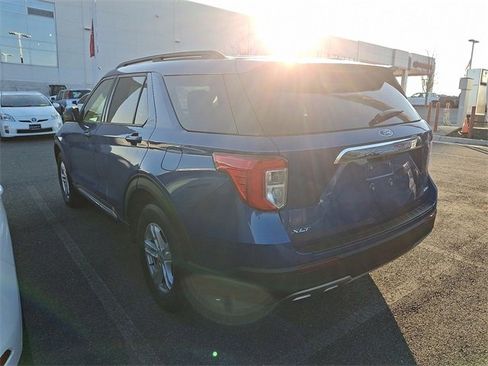 Used 2021 Ford Explorer XLT w/ Equipment Group 202A image 9