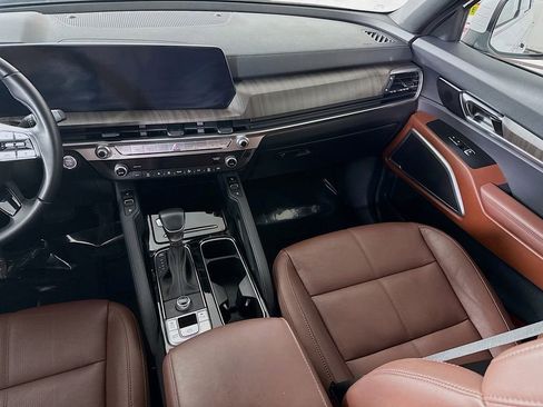 Used 2023 Kia Telluride EX w/ EX Captain's Chair Package image 28