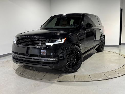 Used 2025 Land Rover Range Rover Long Wheelbase SE image 2