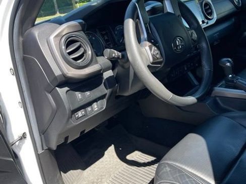 Used 2023 Toyota Tacoma Limited AWD/4WD image 11