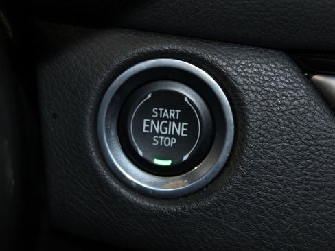 Used 2024 Cadillac XT4 Premium Luxury image 41