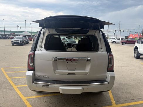 Used 2018 GMC Yukon Denali w/ Denali Ultimate Package AWD/4WD image 14