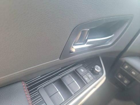 Used 2025 Toyota Sienna XSE AWD/4WD image 22
