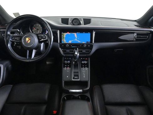 Certified 2022 Porsche Macan AWD/4WD image 11