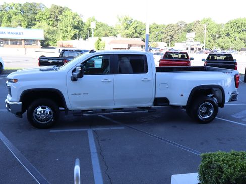 Used 2024 Chevrolet Silverado 3500 LT AWD/4WD image 8