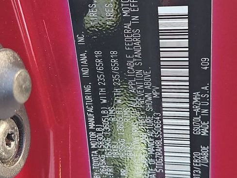 Used 2020 Toyota Highlander XLE image 18