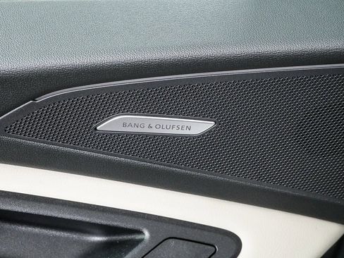 New 2025 Audi Q6 e-tron Premium Plus image 7