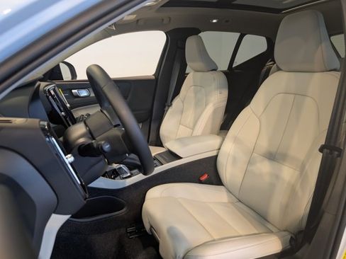 New 2026 Volvo XC40 B5 Ultra w/ Protection Package Premier image 10