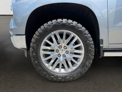 Used 2023 Chevrolet Silverado 1500 LTZ w/ LTZ Premium Package AWD/4WD image 10