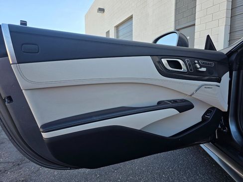 Used 2018 Mercedes-Benz SL 550 image 40