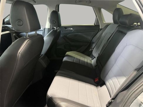 Used 2025 Volkswagen Jetta SE image 25