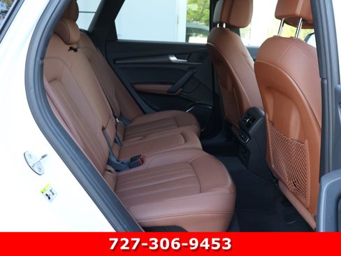 Used 2022 Audi Q5 2.0T Premium w/ Convenience Package AWD/4WD image 17