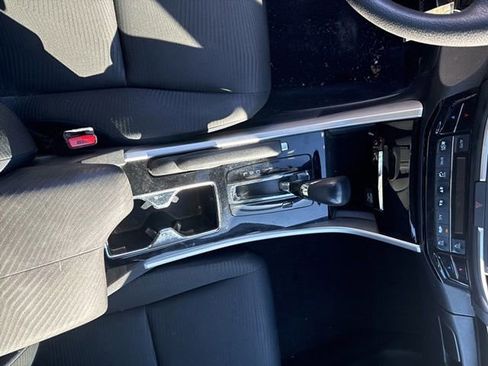 Used 2017 Honda Accord LX image 11