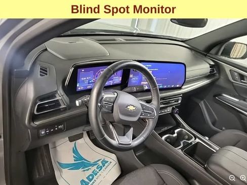 Used 2026 Chevrolet Traverse LT AWD/4WD image 5