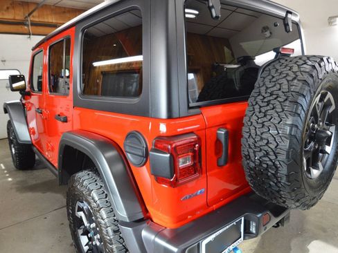 Used 2025 Jeep Wrangler Unlimited Rubicon 4xe w/ Safety Group AWD/4WD image 28