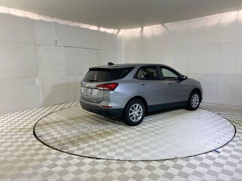 Used 2024 Chevrolet Equinox LS w/ LS Convenience Package image 17