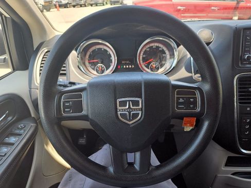 Used 2019 Dodge Grand Caravan SE FWD image 45