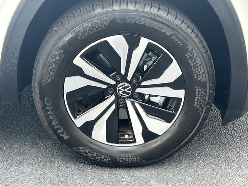Used 2026 Volkswagen Atlas SE FWD image 33