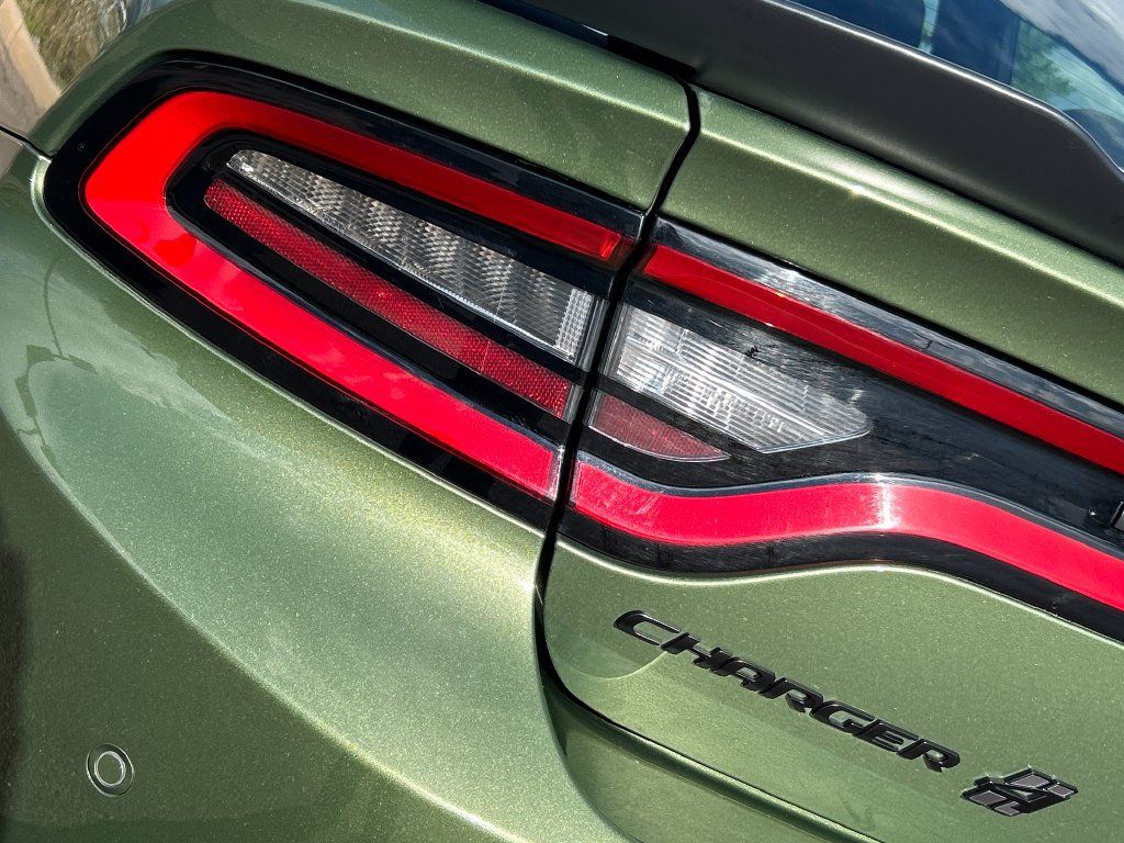 Used 2021 Dodge Charger SXT w/ Blacktop Package AWD/4WD image 23