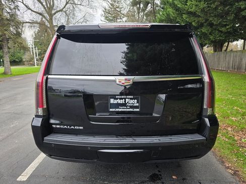 Used 2016 Cadillac Escalade ESV Platinum image 5