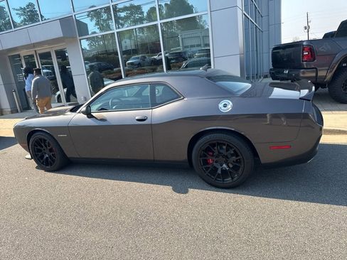 Used 2021 Dodge Challenger R/T image 9