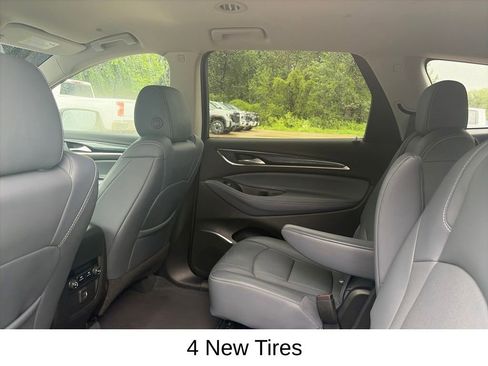 Used 2021 Buick Enclave Essence AWD/4WD image 11