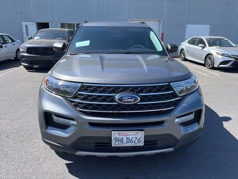 Used 2023 Ford Explorer XLT w/ Equipment Group 202A AWD/4WD image 2