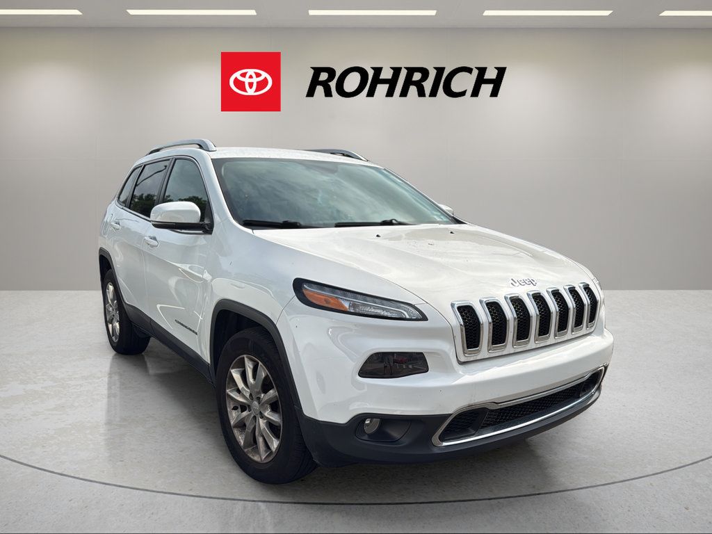 Used 2017 Jeep Cherokee Limited AWD/4WD image 4