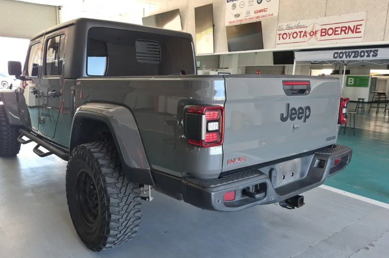 Used 2021 Jeep Gladiator Sport AWD/4WD image 3