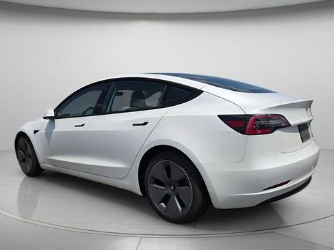 Used 2023 Tesla Model 3 Standard Range RWD image 4