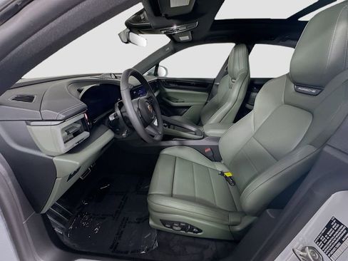 New 2026 Porsche Macan 4S Electric AWD/4WD image 5