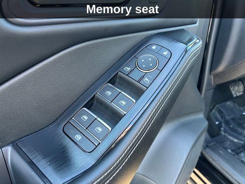 Used 2023 Nissan Rogue SL w/ SL Premium Package image 15