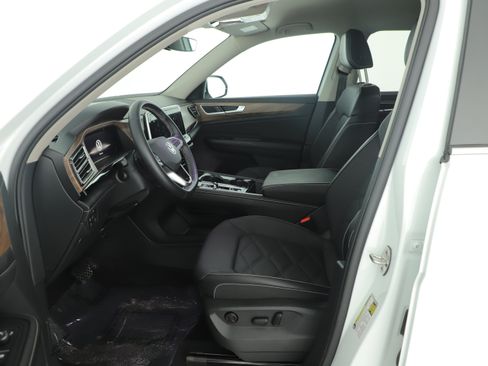 Used 2024 Volkswagen Atlas SE image 8