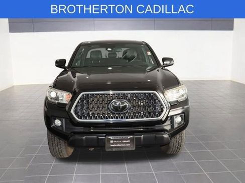 Used 2018 Toyota Tacoma TRD Off-Road w/ TRD Premium Off Road Package AWD/4WD image 11