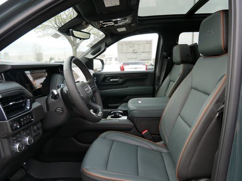 New 2026 GMC Yukon XL AT4 w/ AT4 Premium Plus Package AWD/4WD image 6