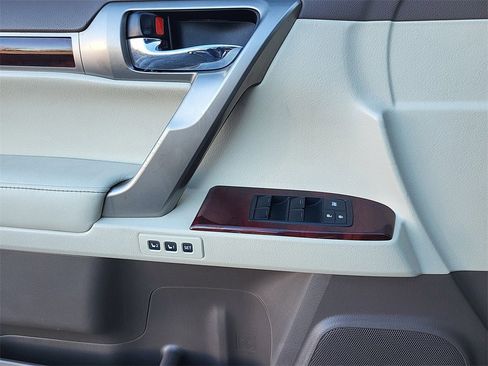 Used 2011 Lexus GX 460 Premium image 10