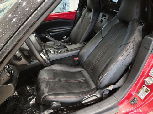 Used 2016 MAZDA MX-5 Miata Club image 19