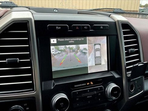 Used 2018 Ford F150 Platinum w/ Equipment Group 701A Luxury image 17