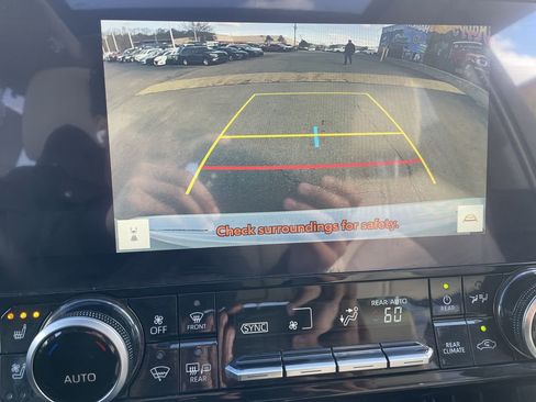 Used 2023 Toyota Highlander Limited image 20