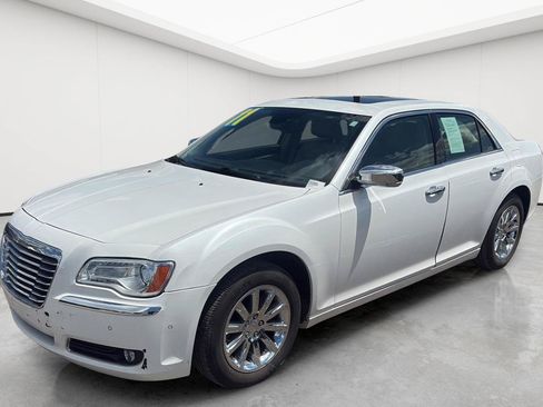 Used 2011 Chrysler 300 Limited RWD image 8