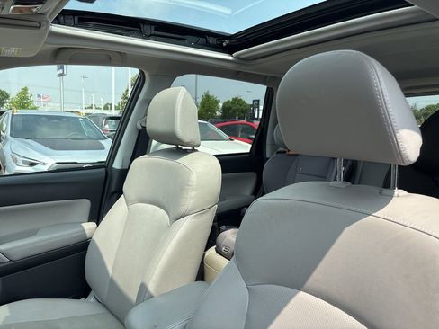 Used 2016 Subaru Forester 2.5i Limited AWD/4WD image 5