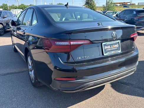 Used 2024 Volkswagen Jetta SE FWD image 11