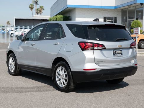 Used 2022 Chevrolet Equinox LS AWD/4WD image 6