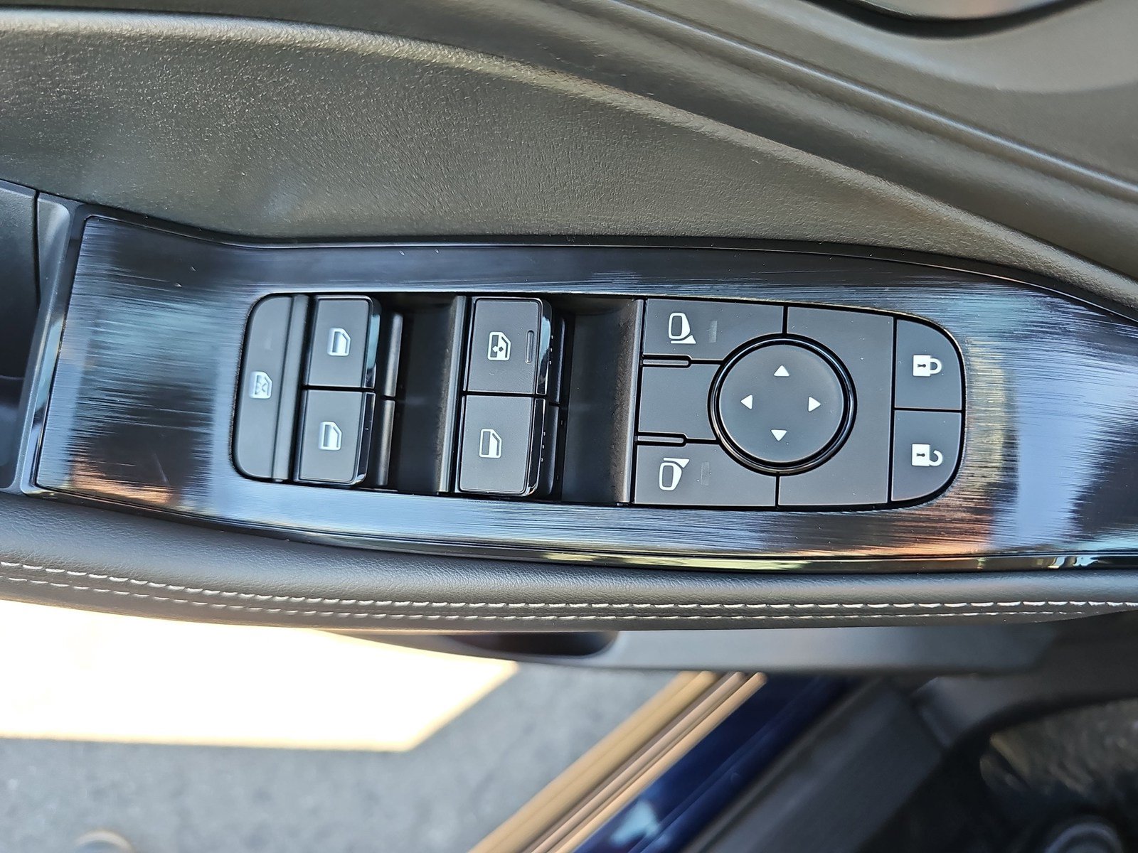 Used 2026 Nissan Rogue SV FWD image 24