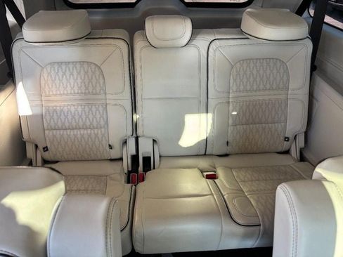 Used 2023 Lincoln Navigator L Black Label image 11