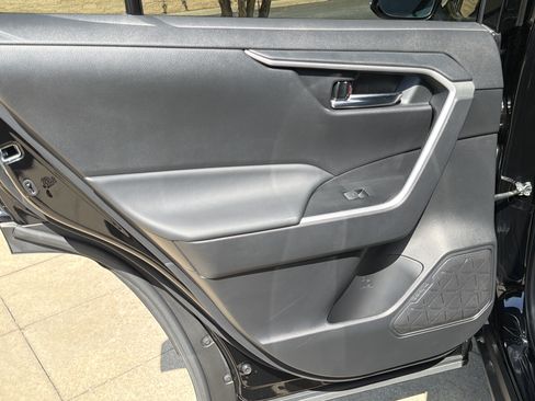 Used 2024 Toyota RAV4 XLE FWD image 21